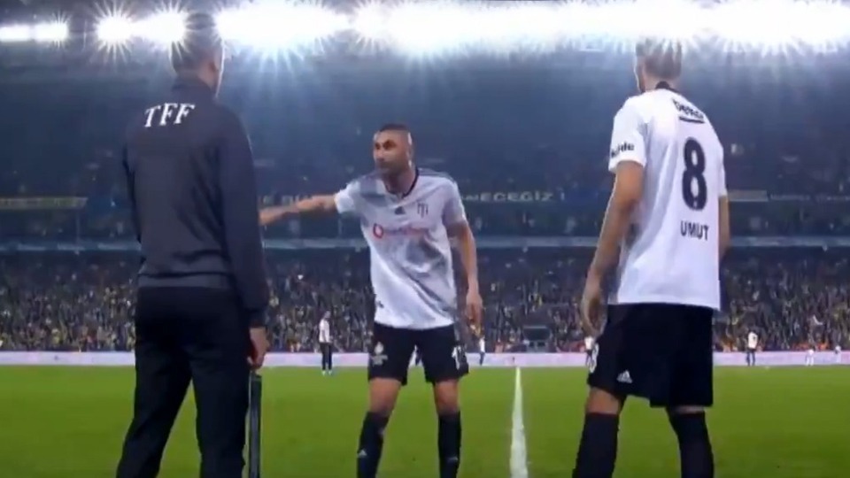 Burak Yılmaz'dan olay tepki
