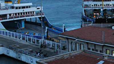 Feribot seferlerine fırtına engeli