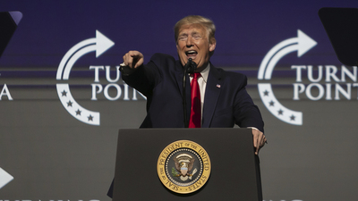 Trump'tan demokratlara 'anayasayı ihlal' suçlaması