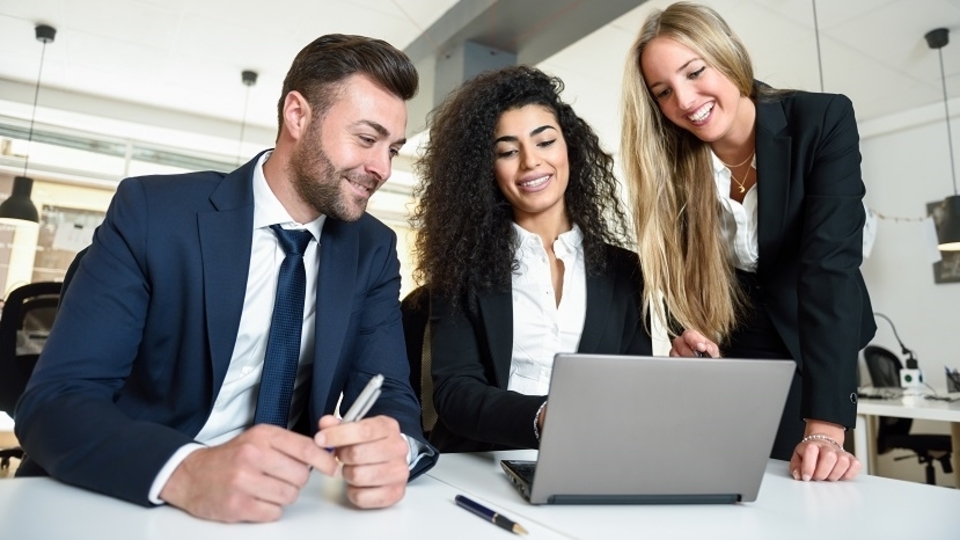 2 bakanlıkta 229 uzman yardımcısı alınacak! İşte şartlar