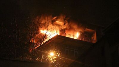 Kadıköy'de 4 katlı binada yangın