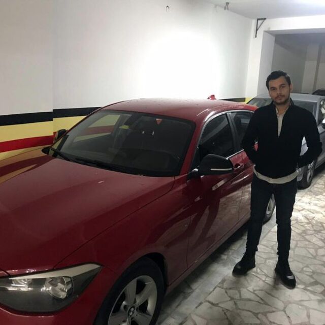 Lüks aracın aynalarını 10 saniyede çaldı!