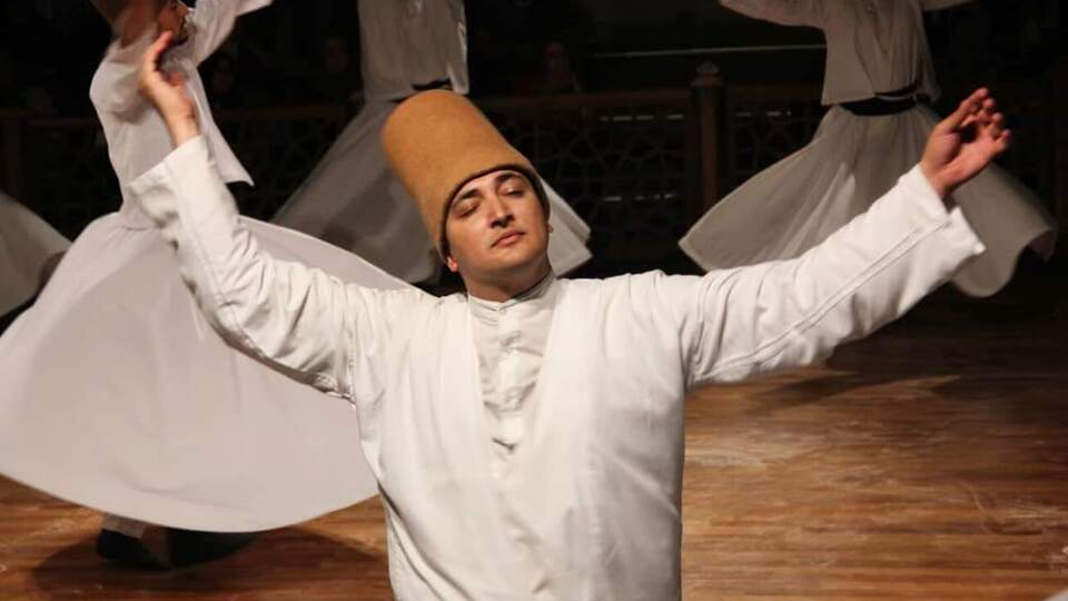 Gündüz mutemet akşam semazen