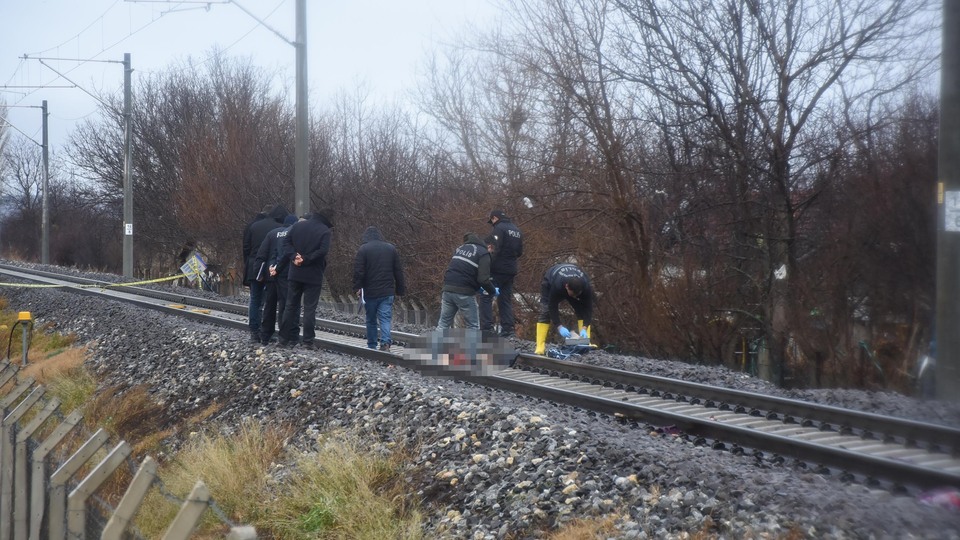 Demiryolu üzerinde korkunç olay!