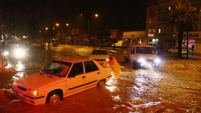 Adana'da kanal taştı! 5 ilçede okullar tatil