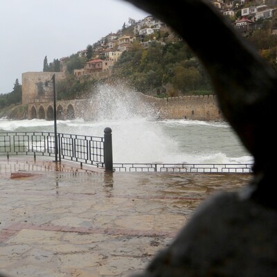 Batıda sağanak, doğuda kar!