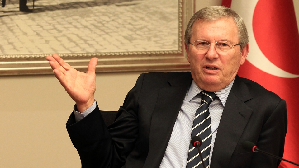 "Zekeriya Alp artık istifa zamanın geldi"