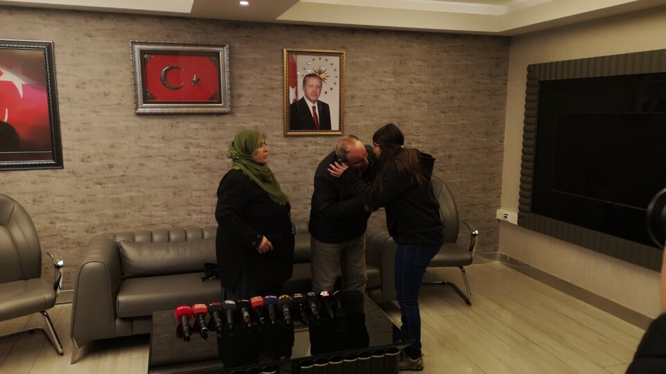 Hüsniye annenin mutluluk gözyaşları!