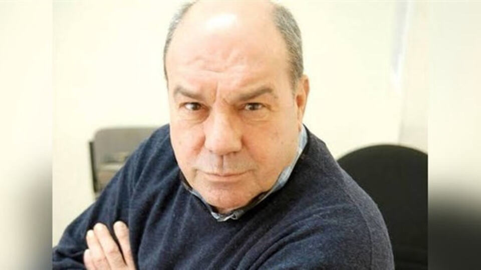 Profesörden kadın öğrenciye mini etek küfrü!