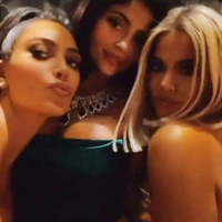 Kardashian ailesinin Noel partisi