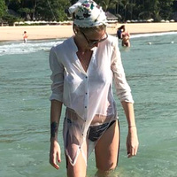 Boşanma sonrası soluğu Phuket'te aldı