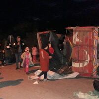 Kaçak göçmenlerin taşındığı kamyonet devrildi!