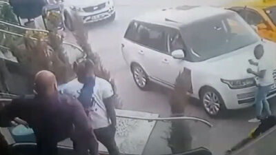 Eğlence mekanında yabancı gruba feci dayak!