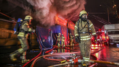 Sultangazi'de iş yeri yangını