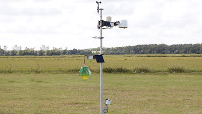 Tarlalara dijital istasyon