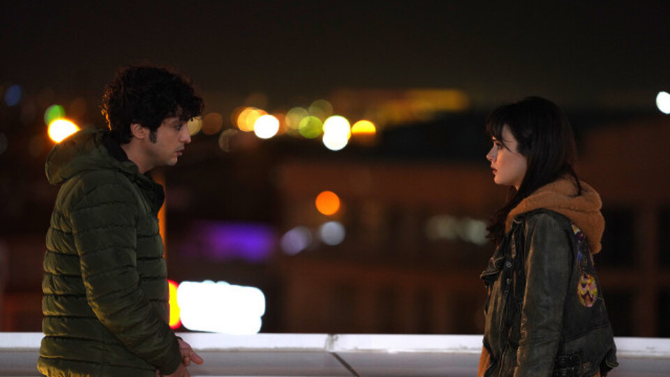 Aşkını söyleyecek mi?