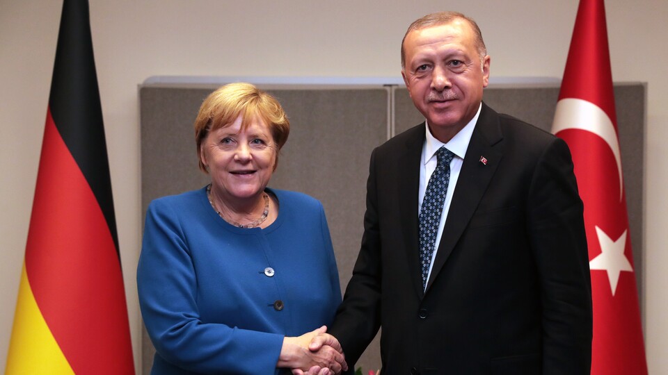 Merkel Ocak'ta Türkiye'ye geliyor