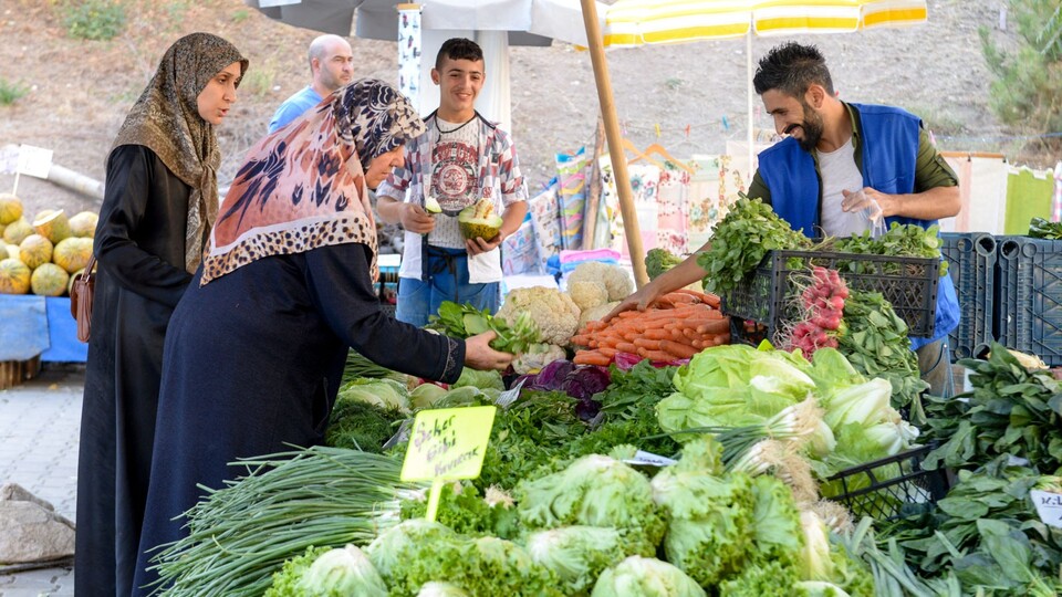 Yoksulluk sınırı 7.045 lira