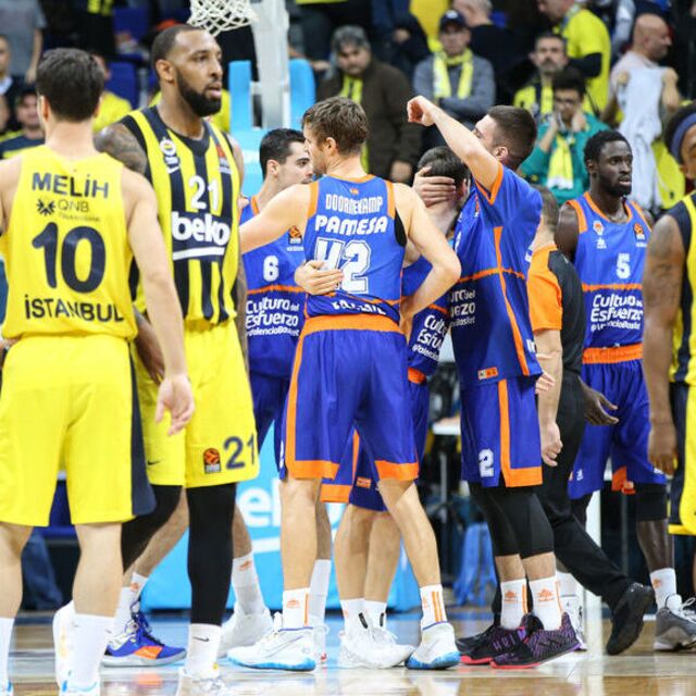 Fenerbahçe Beko uzatmada yıkıldı!