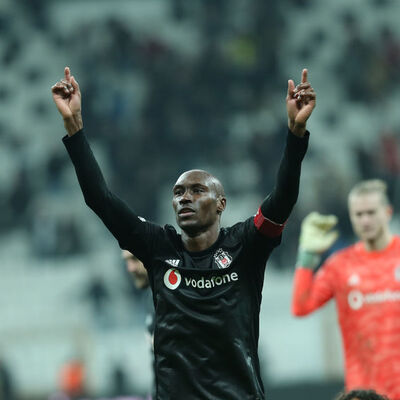 Atiba'dan heykel yorumu!