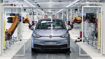 VW elektrikli planlarını öne çekti