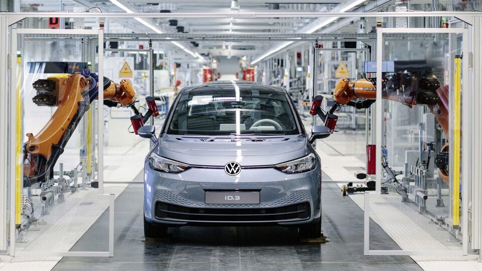 VW elektrikli planlarını öne çekti
