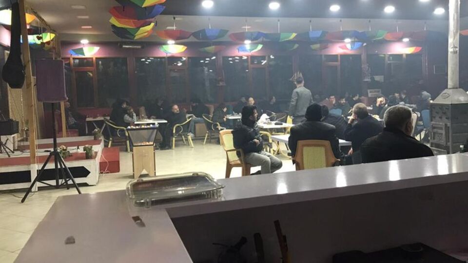 Kumar oynamak için otobüs servisi