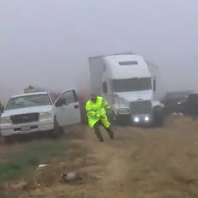 Kontrolden çıkan kamyon çekim ekibini eziyordu