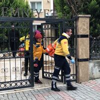 Kocasını silahla öldürdü