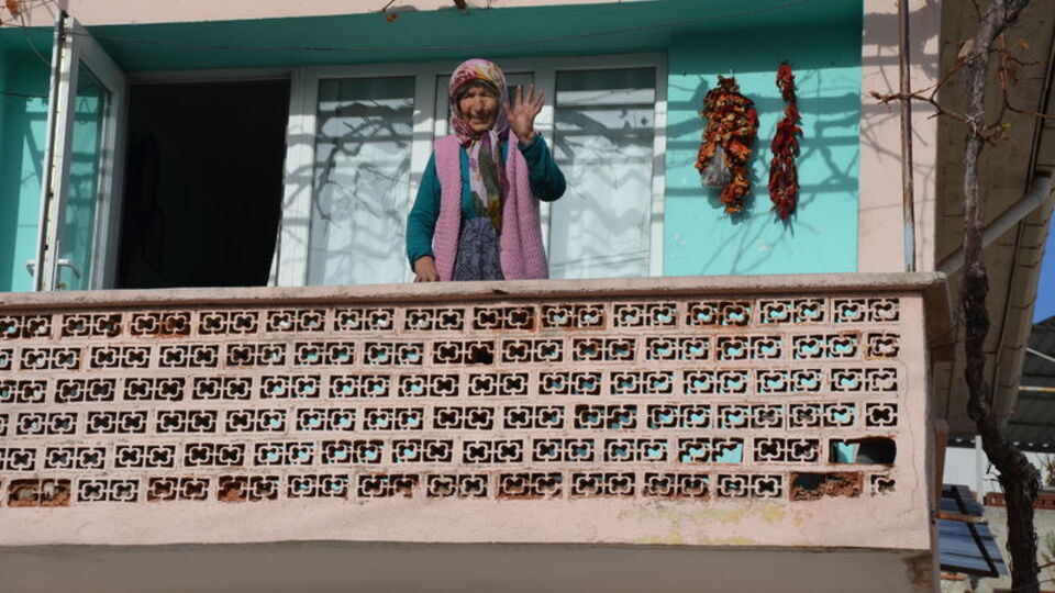 90 yaşındaki kadın 2 katlı evini hastaneye bağışladı