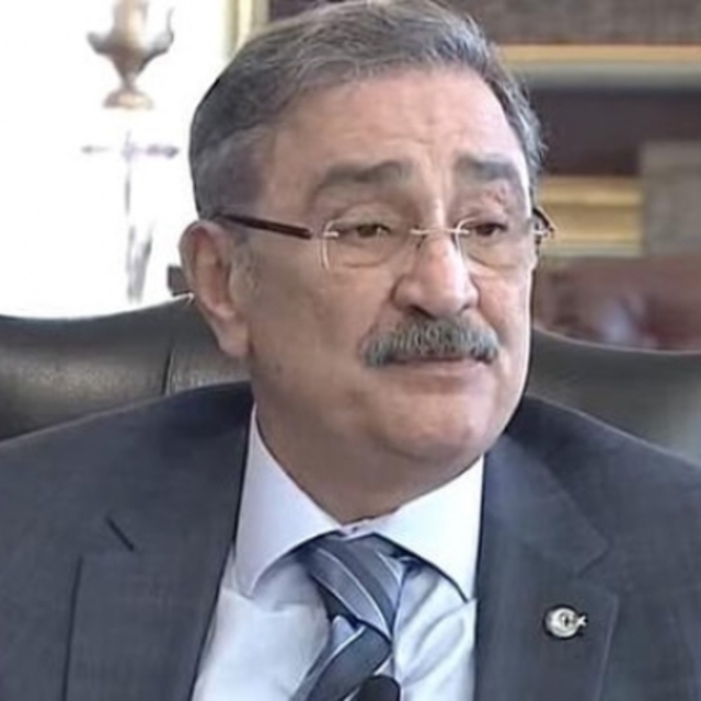 Sinan Aygün kimdir?