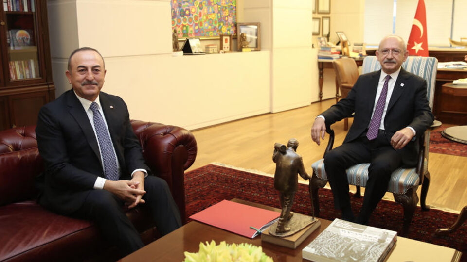 Çavuşoğlu'ndan muhalefete tezkere turu