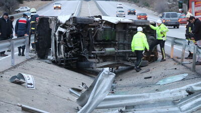 Isparta'da midibüs devrildi!