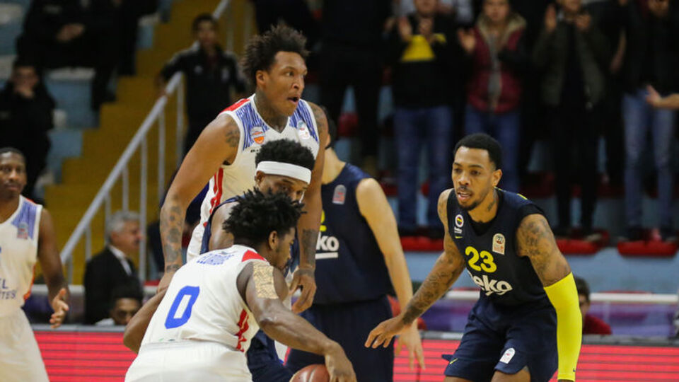 Fenerbahçe Beko deplasmanda fark attı