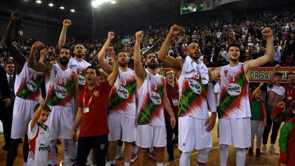 Karşıyaka 3 kulvarda Play-Off'ta