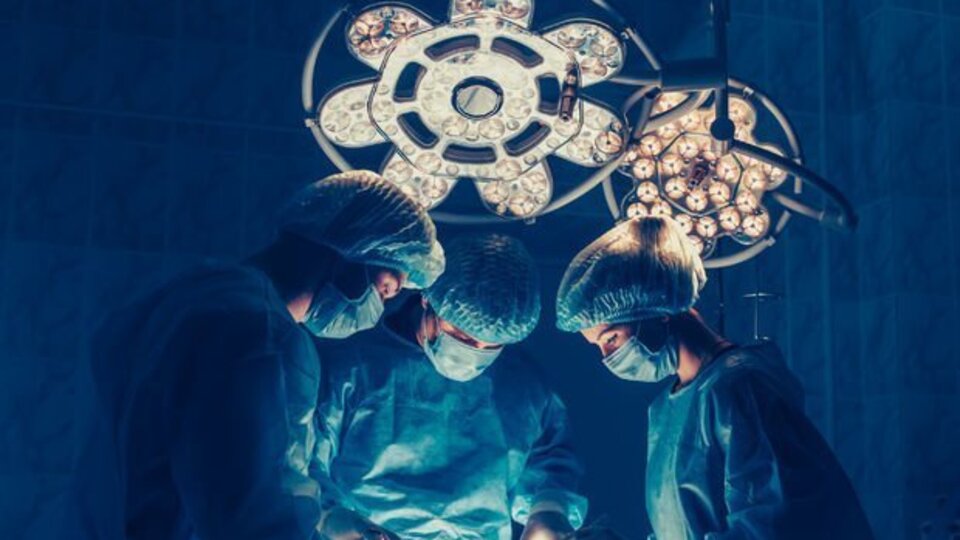 Kanser hastası ameliyat sırasında yanarak can verdi