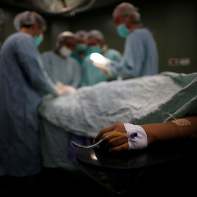 Şoke eden olay: Ameliyat sırasında hasta alev aldı!