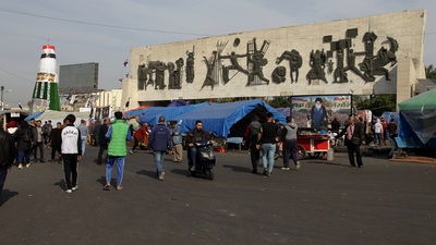 Bağdat'ta ABD Büyükelçiliği'ne baskın!