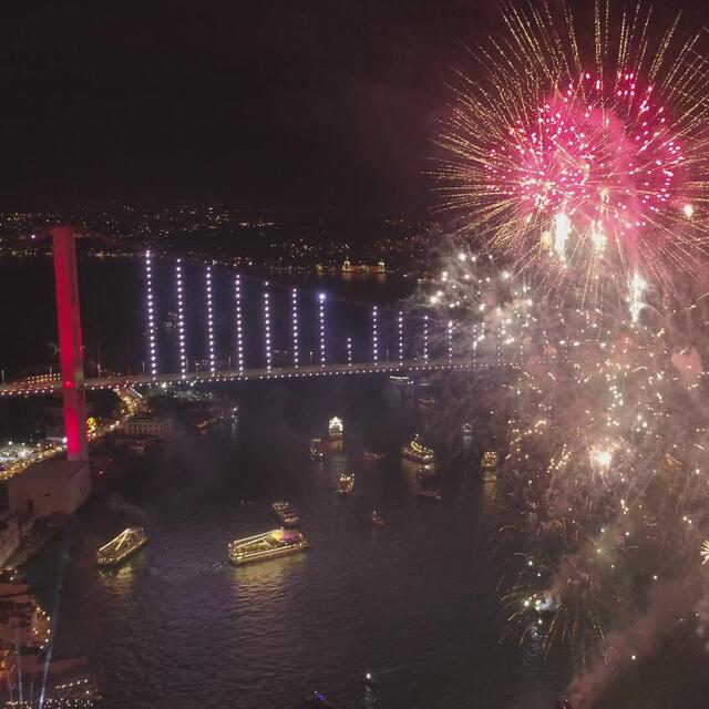 İstanbul 2020'ye böyle 'merhaba' dedi