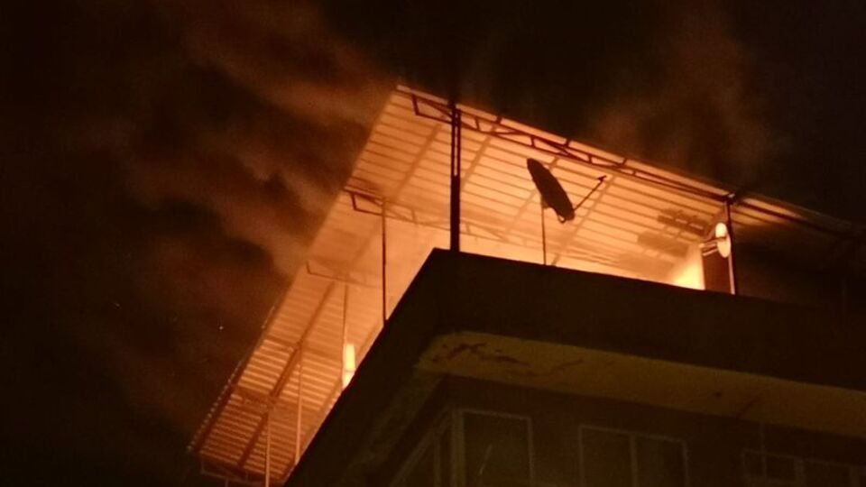 Yılbaşı eğlencesinde yakılan ateş yangın çıkardı