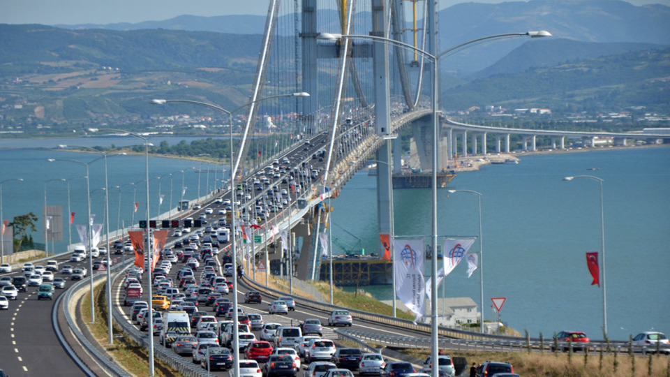 İki köprünün geçiş ücretine zam