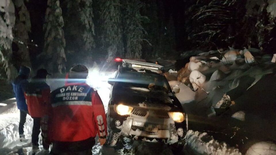 Yaylada mahsur kalan aile kurtarıldı