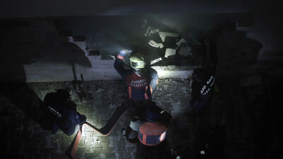 Başkent'te 13 katlı binada yangın paniği