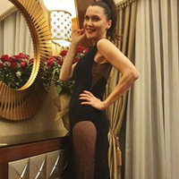 Şevval'den dekolteli pozlar