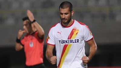 Göztepe'de ilk yolcu Eren Derdiyok