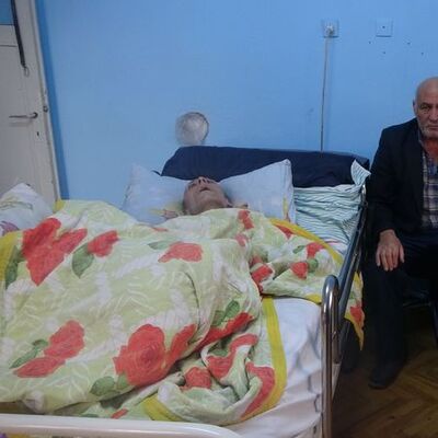 Kardeşlerini yatalak eden hastalığa yenik düşmek istemiyor