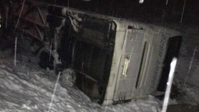 Yolcu otobüsü devrildi! Yaralılar var