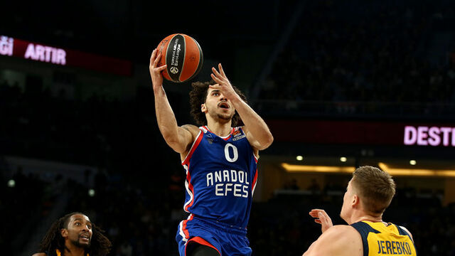 Anadolu Efes, Khimki'yi de devirdi!