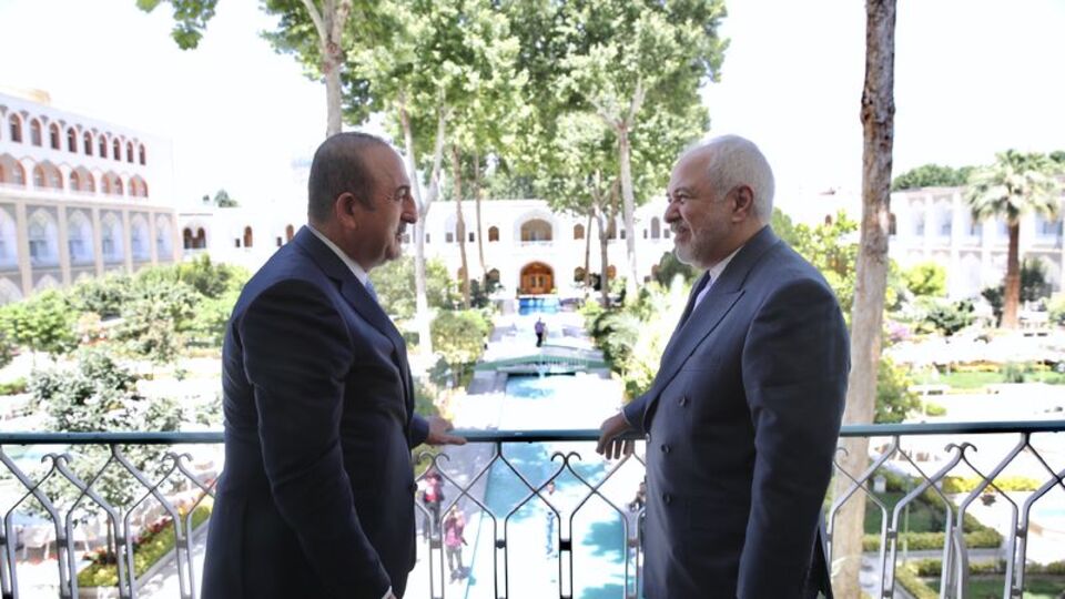 Çavuşoğlu, Zarif ile telefonda görüştü