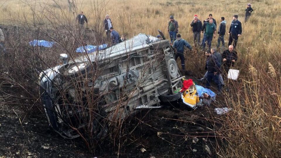 Yola çıkan köpekten kaçtı: 2 ölü